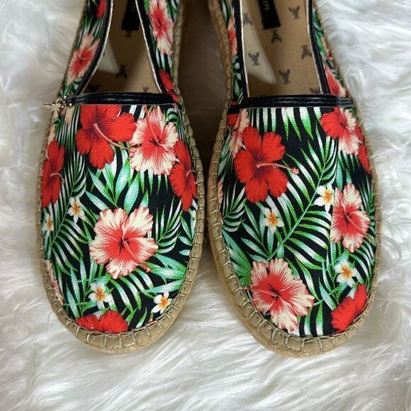 Brand new summer slip ons - Picture 3 of 8